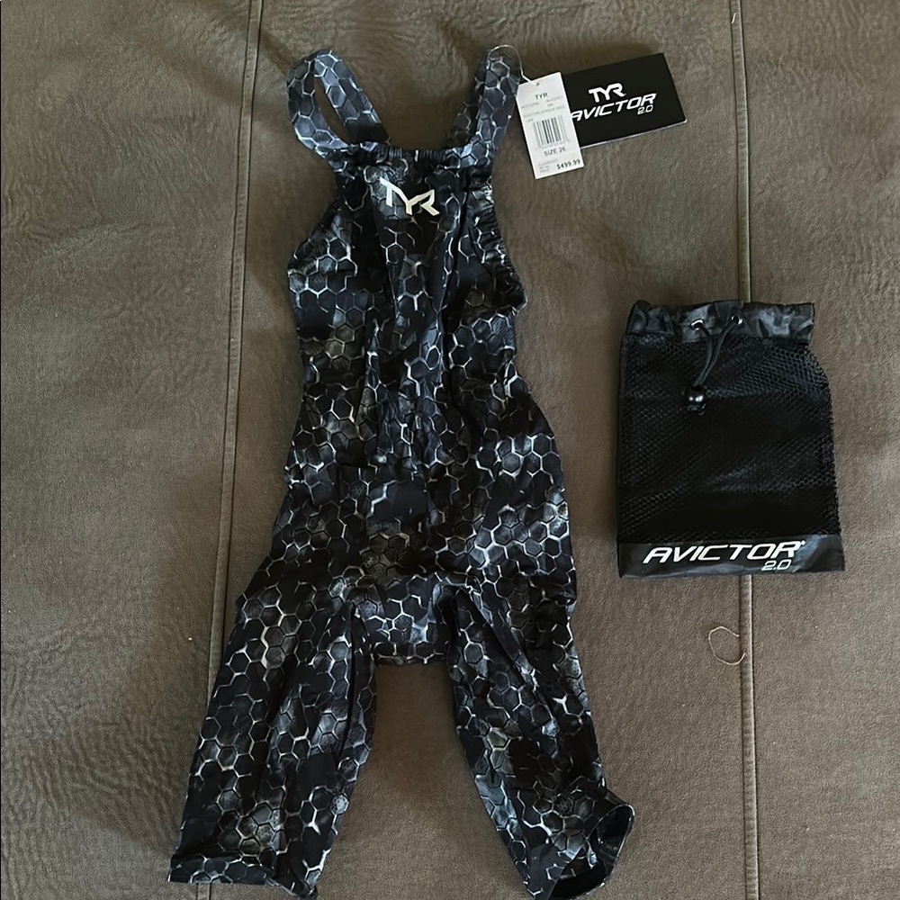 TYR Avictor 2.0 One Piece Swimsuit - Black